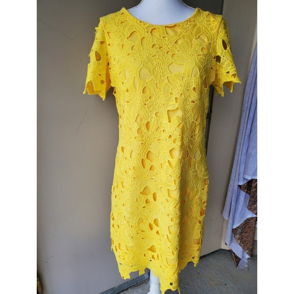 Calvin Klein Shift Dress Womens 6 Yellow‎ Floral Eyelet Lace Short Sleeve Lined
